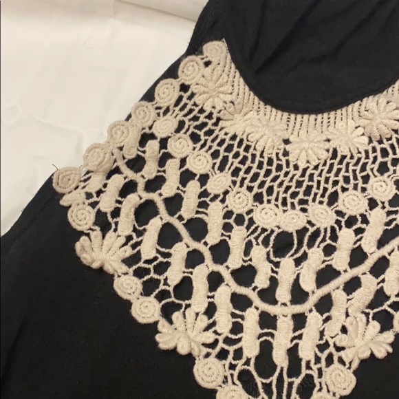 Lace black and white top - Picture 4 of 4